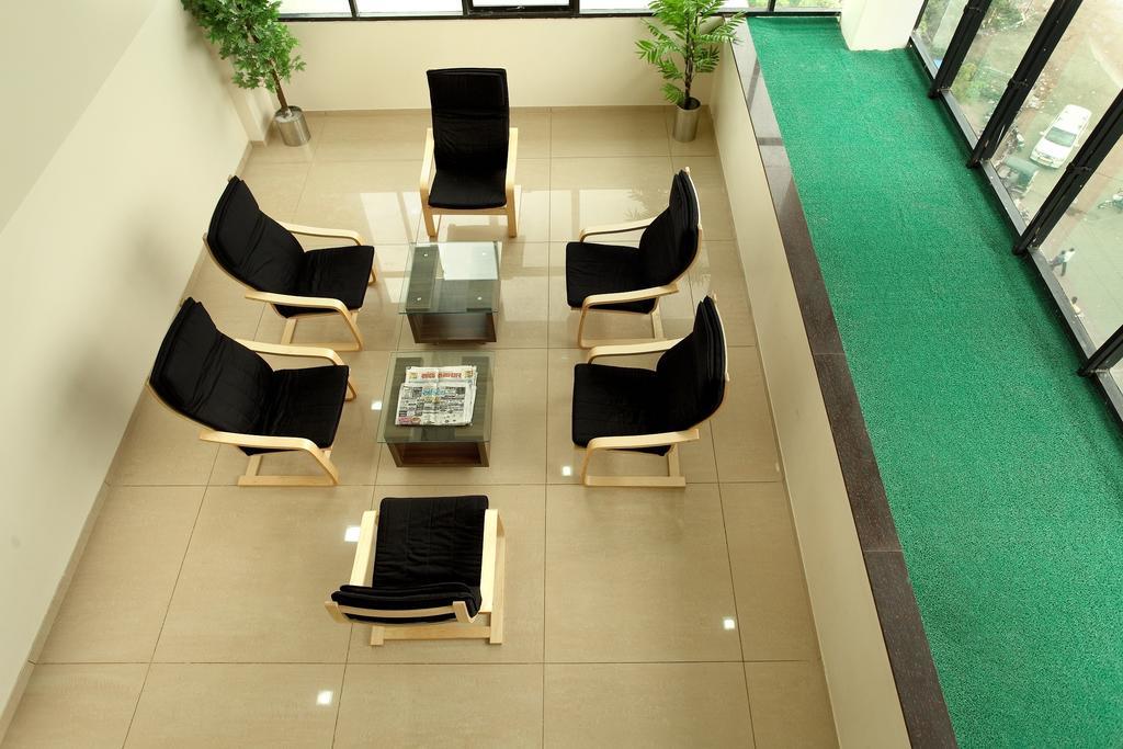 Hotel Classique Rajkot Bagian luar foto