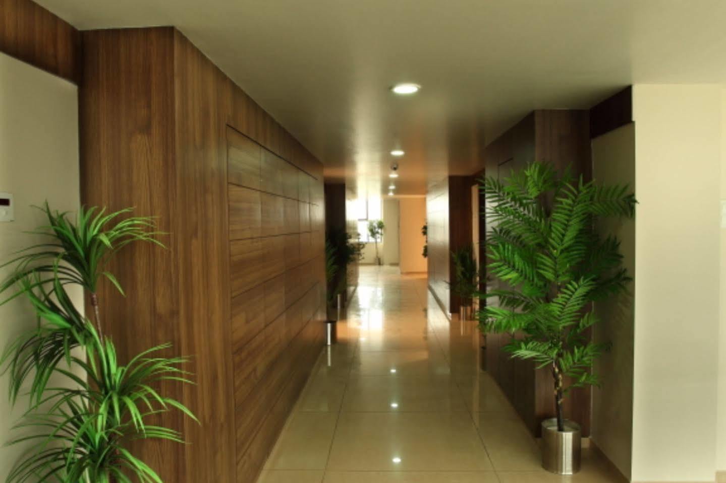 Hotel Classique Rajkot Bagian luar foto